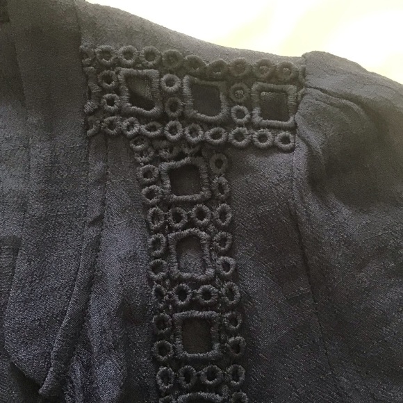 Ellie & Kate Navy Blue Long Sleeve Open Cutwork V-Neck Top w/Tassels, Size L - Picture 3 of 14